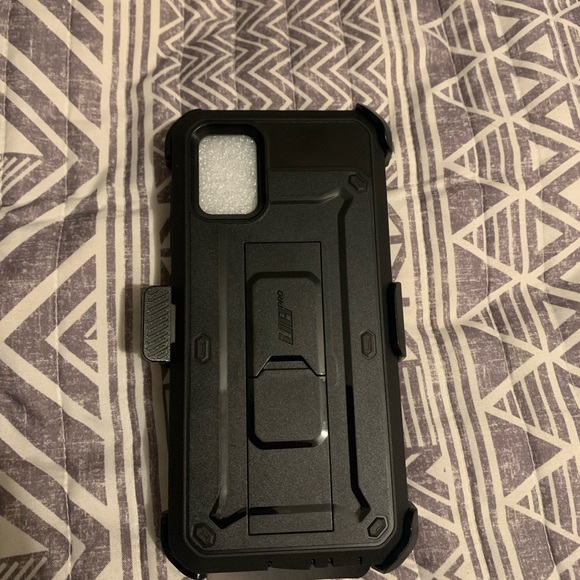 Got four of theses things lol don’t have a Samsung - Picture 4 of 4